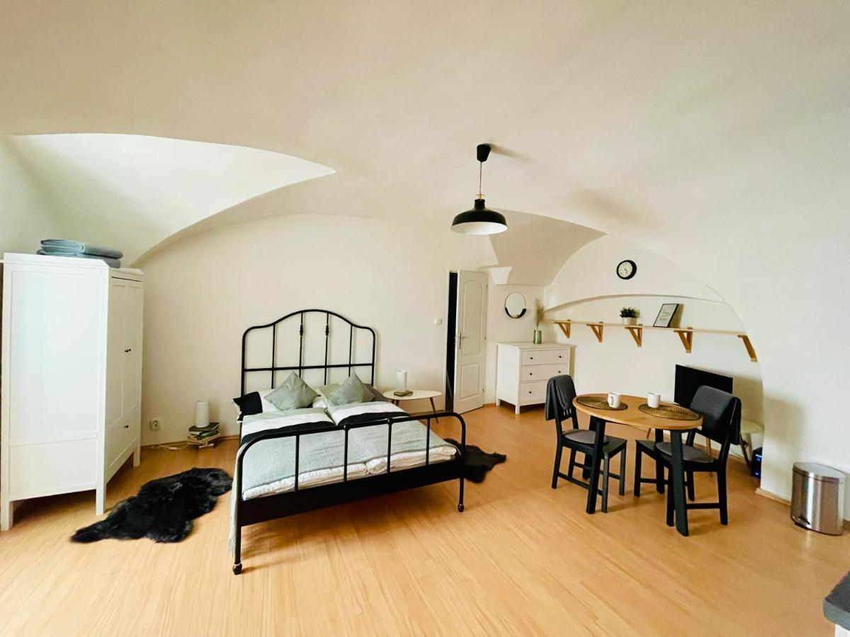 Studio Nicolas II Prag Exteriör bild